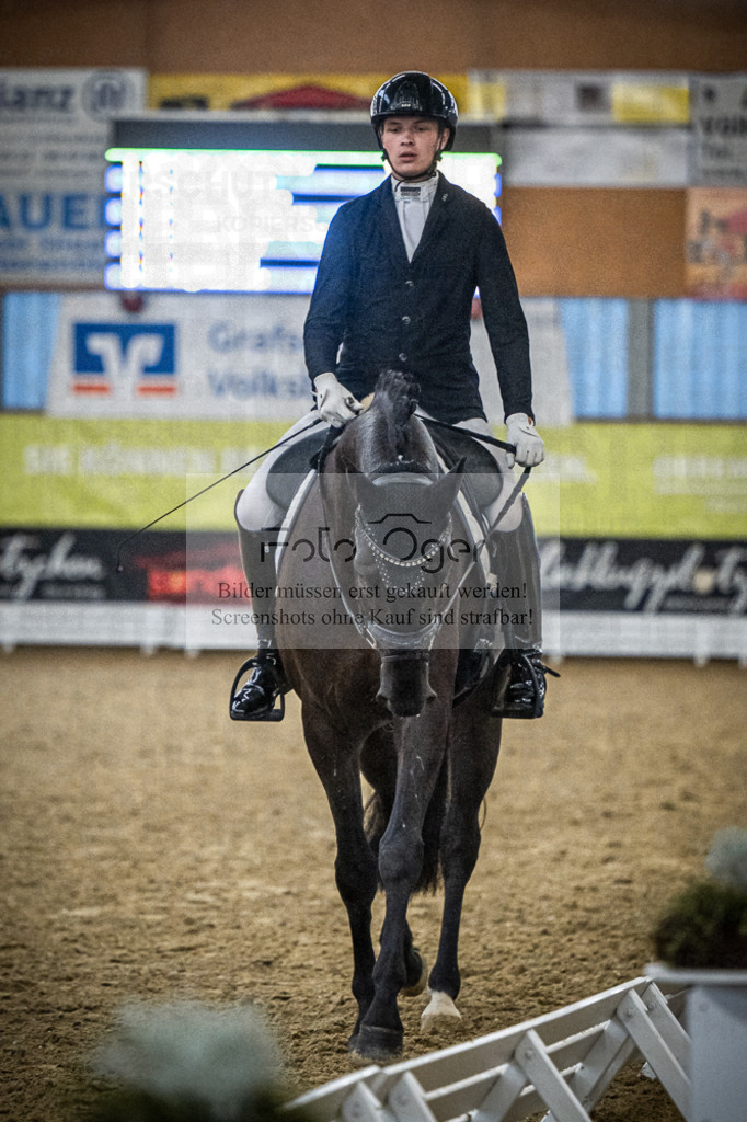DOS_1195 | Entdecke hochwertige Reitturnierfotos von Foto Oger. Professionell, emotional und authentisch – jetzt Lieblingsmomente im Shop bestellen.Deutschlandweite Turnierfotografie. - Realisiert mit Pictrs.com