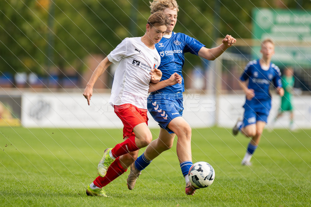 20250920_Picselweb-Fotografie_1R3_1629 | JFV D/A &amp; Stade - VfB Oldenburg0:1 VfB no70:2 VfB no70:3 VfB JFV Eigentor0:4 VfB no70:5 VfB no71:5 JFV no3 Jaric Jimenez-Voss2:5 JFV no9 Janko Sylvester3:5 JFV no16 Damian Elias Mihro Burekovic - Realisiert mit Pictrs.com