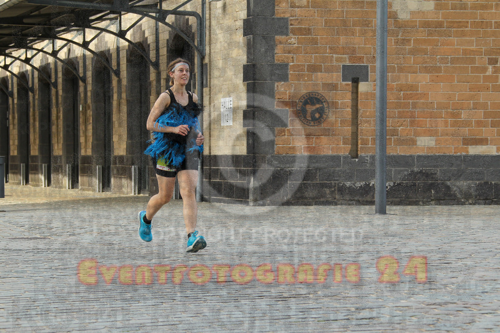 250920_1511_EV4_8216 | Sportfotografie im Rhein-Sieg Kreis, Köln, Bonn, NRW, Rheinland Pfalz, Hessen, etc. Unser Tätigkeitsfeld umfasst den Laufsport vom Volkslauf über den Marathon, Duathlon, Triathon bis zum Ultralauf wie Kölnpfad Ultra oder Schindertrail.