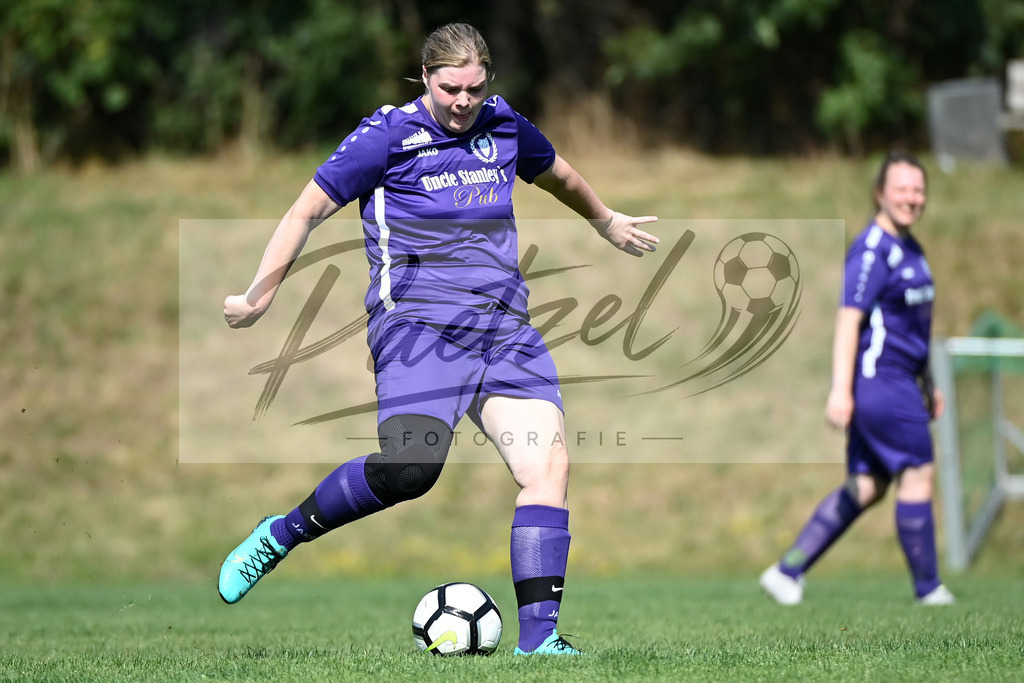 VFBGRE20200816_0083 | Fussball, Frauen:   bei dem Testspiel zwischen VfB Schinkel und TSG 07 Burg Gretesch IV auf der Sportanlage am Zuschlag am 16.08.2020 in Osnabrueck, Deutschland. - Realisiert mit Pictrs.com