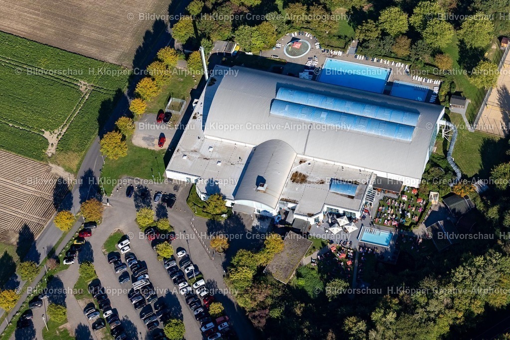 Lufbilder Würselen-5979 | Therme und Schwimmbecken am Freibad der Freizeiteinrichtung " Aquana Freizeitbad " in Würselen im Bundesland Nordrhein-Westfalen, Deutschland - Realisiert mit Pictrs.com