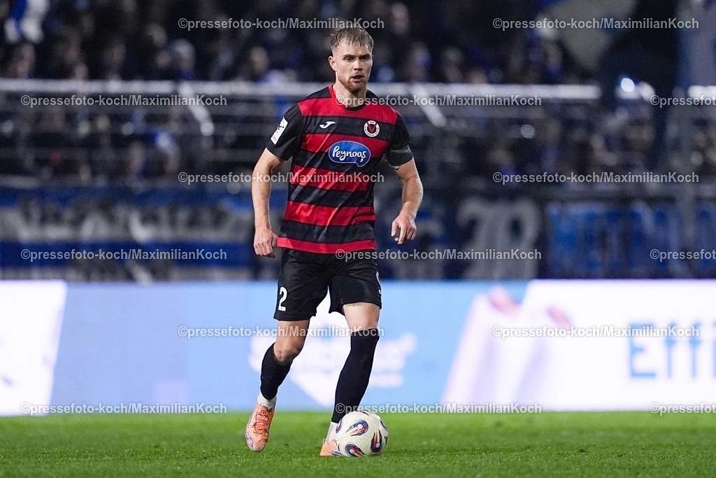 xYDRx21122501058 | 21.12.2025, xydrx, Fußball, 3.Liga, FC Viktoria Köln - MSV Duisburg, Saison 2025 2026, Sportpark Höhenberg: Lars Dietz (FC Viktoria Köln #2)        DFB regulations prohibit any use of photographs as image sequences and or quasi-video.Photo: xYannisxDreimannxPressefotoKochx