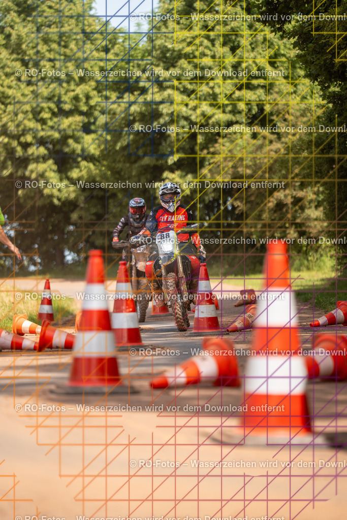 Wolfshausen 4 Lauf -1713 | Sportfotografie von RO-Fotos: Motorsport, Motocross, Enduro, Laufveranstaltungen und Triathlon. Professionelle Fotos von Sportlern und Events. - Realisiert mit Pictrs.com