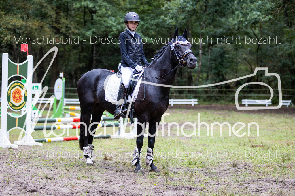 HB-Springreiter-013 | MomenTaufnahmen Pferdesportfotos