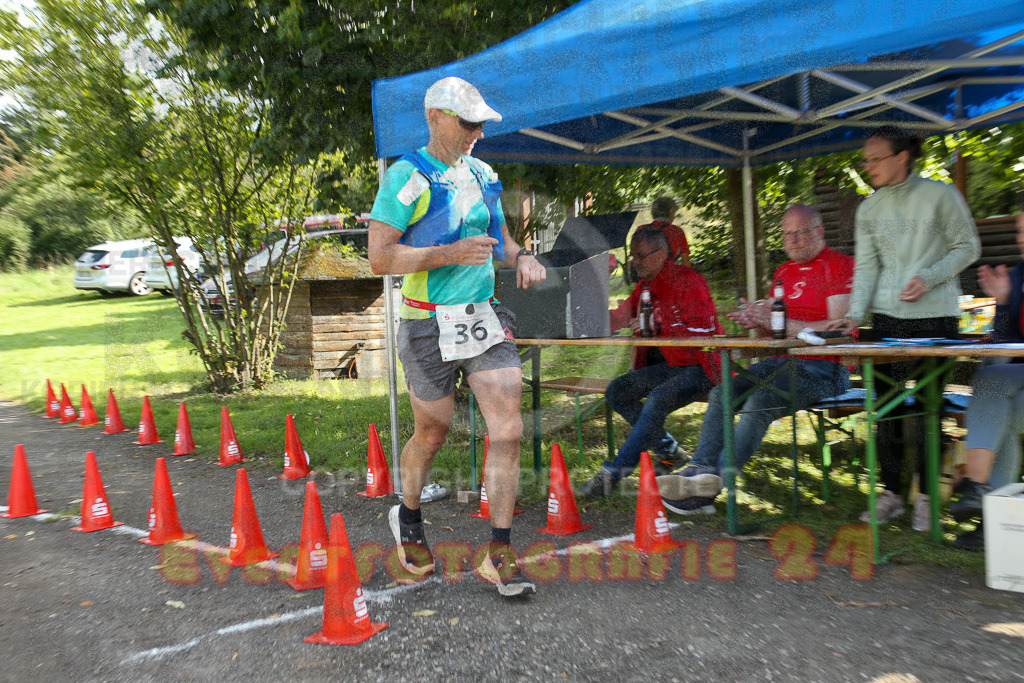 230826_1634_EX1_1594 | Sportfotografie im Rhein-Sieg Kreis, Köln, Bonn, NRW, Rheinland Pfalz, Hessen, etc. Unser Tätigkeitsfeld umfasst den Laufsport vom Volkslauf über den Marathon, Duathlon, Triathon bis zum Ultralauf wie Kölnpfad Ultra oder Schindertrail.