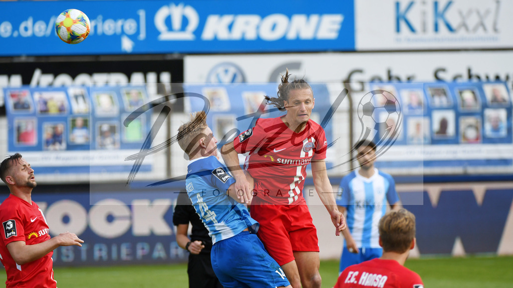 SVMFCH20200606_0056 | Fussball, Herren: Willi Evseev (SV Meppen) und Kai Buelow (FC Hansa Rostock) im Zweikampf bei dem Spiel der 3. Liga zwischen SV Meppen und FC Hansa Rostock in der Haensch-Arena am 06.06.2020 in Meppen, Deutschland.DFB / DFL REGULATIONS PROHIBIT ANY USE OF PHOTOGRAPHS AS IMAGE SEQUENCES AND/OR QUASI-VIDEO. - Realisiert mit Pictrs.com