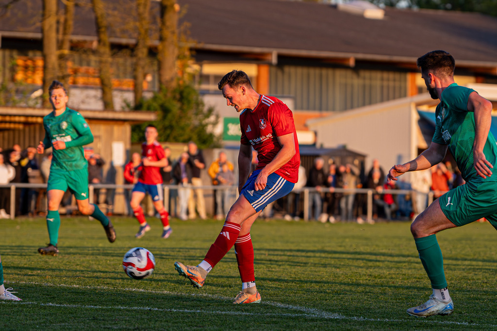 Fußball I Herren I Saison 2025-2026 I Landesliga Weser-Ems I 17. Spieltag I TV Dinklage - VfR Voxtrup I 12608 | jns.sportfotos - Realisiert mit Pictrs.com