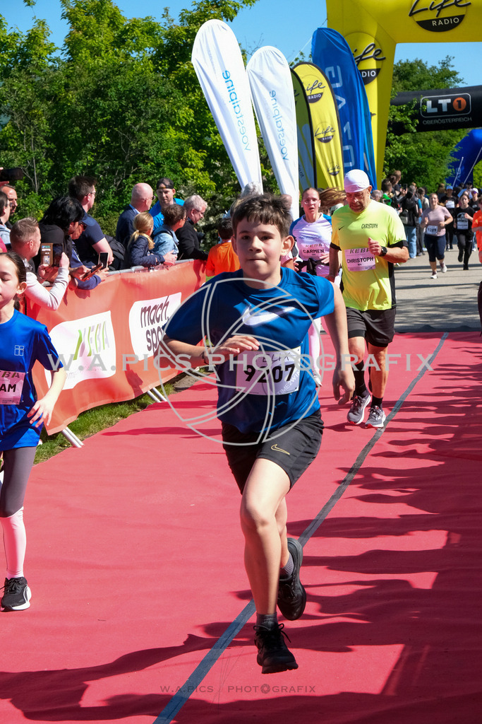 ..... | LINZ,AUSTRIA,27.April 24, Int. 3 Brückenlauf Linz  , Image shows: Photo: WAPICS / Michael ring