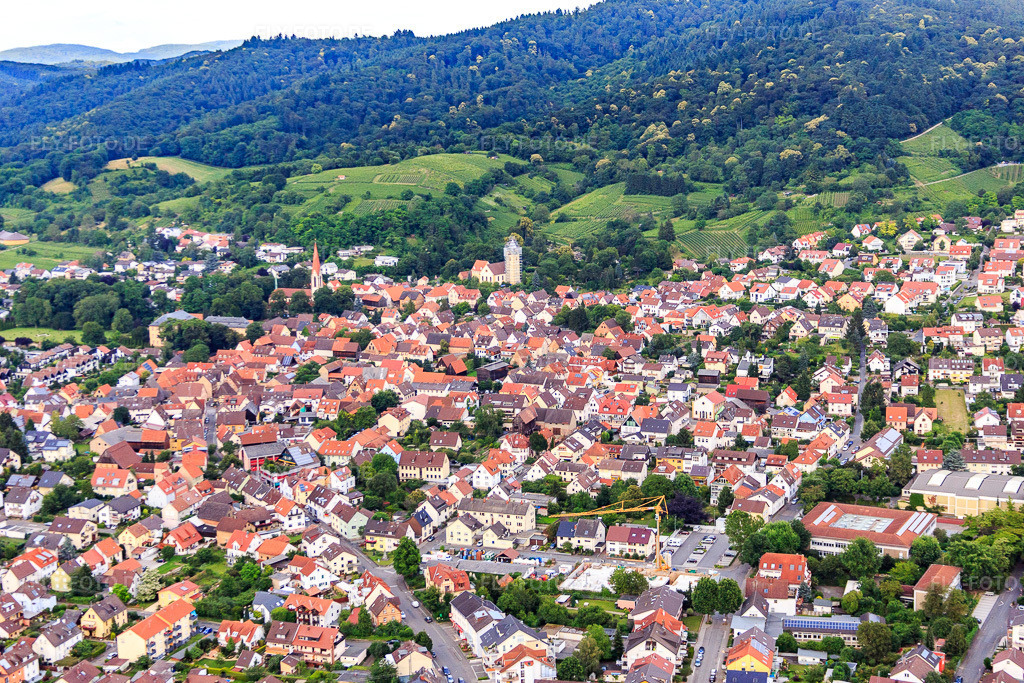 Luftbild: Ortsansicht von Westen im Ortsteil Leutershausen in Hirschberg im Bundesland Baden-Württemberg in Deutschland. Foto: IMG_090743.jpg vom 04.07.2016 durch Werner Riehm/FLY-FOTO.de
