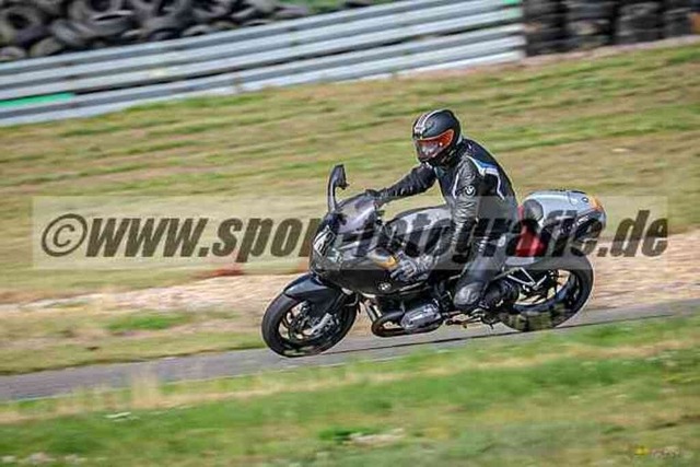 pubi1300 | Professionelle Fotos von Sportveranstaltungen, aber auch Hochzeiten und anderen Events. - Realisiert mit Pictrs.com
