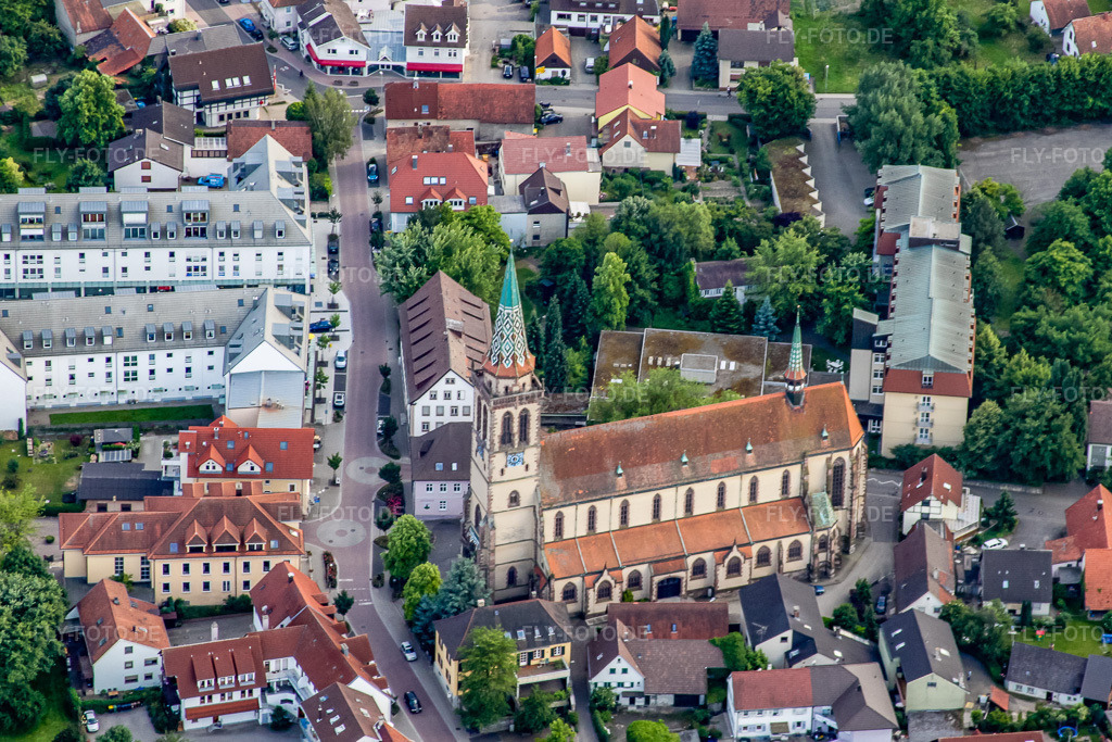 Luftbild: Gemeindeverwaltung, St. Vinzenz, Hauptstr in Sinzheim im Bundesland Baden-Württemberg in Deutschland. Foto: IMG_18811.jpg vom 03.06.2009 durch Werner Riehm/FLY-FOTO.de