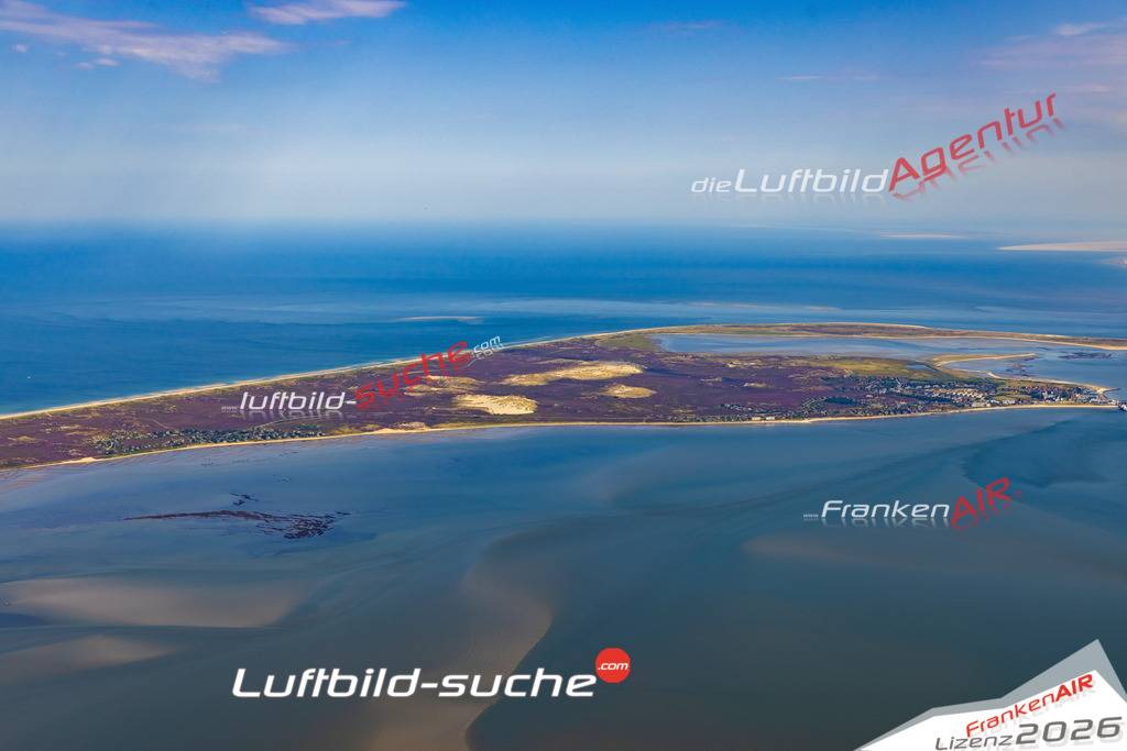 Schrägluftbild  Inselansicht  List auf Sylt - Das Luftbild wurde 2025 vom UL-Flugzeug heraus erstellt (ohne Drohne- keine Drohnenaufnahme ) - Hochauflösende Luftaufnahme -Nicht vergleichbar mit Google Maps oder Satelittenbilder- Die Geschenkidee !Mit Lizenz und Bildrechte bestellbar
