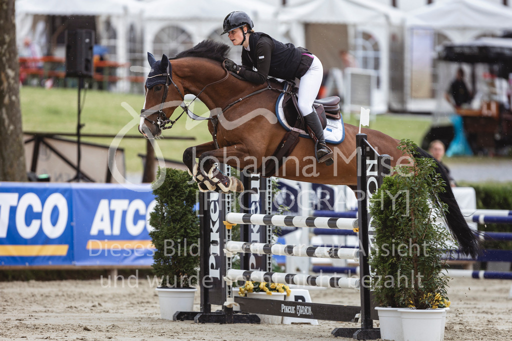 240712_BHO_A2-Springen-2-233 | Deine schönsten Turniermomente als professionelle Fotos! Entdecke hochwertige Pferdesport-Fotografie im Online-Shop. Jetzt Fotos finden & bestellen!