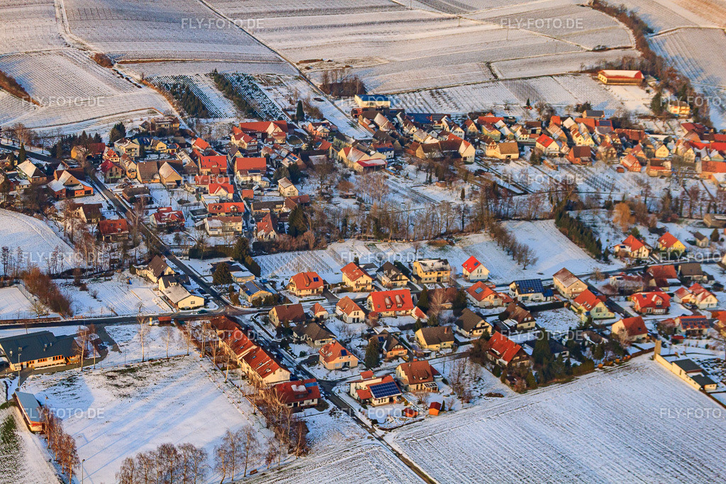 Jahnstraße im Winter bei Schnee | Luftbild: Jahnstraße im Winter bei Schnee in Dierbach im Bundesland Rheinland-Pfalz in Deutschland. Foto: IMG_24555.jpg vom 16.02.2010 durch Werner Riehm/FLY-FOTO.de - Realisiert mit Pictrs.com