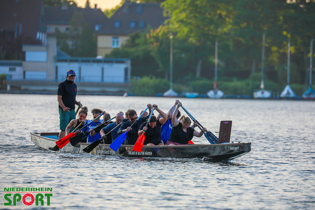 Drachenboot-Training_Wedau110625_036 | Bildergalerie von Sport-Ereignissen aber auch von weiteren spannenden Dingen - nicht nur vom Niederrhein. In Anlehnung an den bekannten Spruch von Hanns Dieter Hüsch heißt das Motto: "Niederrhein ist überall".  - Realisiert mit Pictrs.com