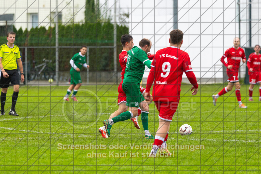 20261011_152016_0045_(c)_by_PhotoPeet | #,KSG Eislingen (grün) vs. 1.FC Donzdorf (rot), Fußball, Bezirksliga - Bezirk Neckar/Fils, 07. Spieltag, Saison 2026/2027, Rasensportplatz, Albstraße 69, 73054 Eislingen, 11.10.2026 - 15:00 Uhr,Foto: PhotoPeet / Sport- &amp; Eventfotografie / Peter Harich