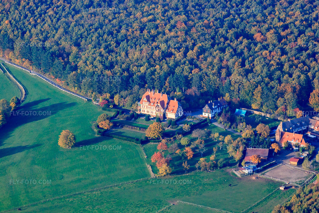 Aerial view: Ferme Mellon and Villa Le Riesack in Niederbronn-les-Bains in the state Bas-Rhin, France. – Photo: IMG_54144.jpg taken on 10/21/2012 by Werner Riehm/FLY-FOTO.com – Resolution of the original: 4557 x 3038 px – Ferme Mellon - Restaurant et chambres d'hôtes – Gite de groupe en Alsace. Fetes de famille. Villa le Riesack. Capacit\xc3\xa9: 30 \xc3\xa0 50 Personnes