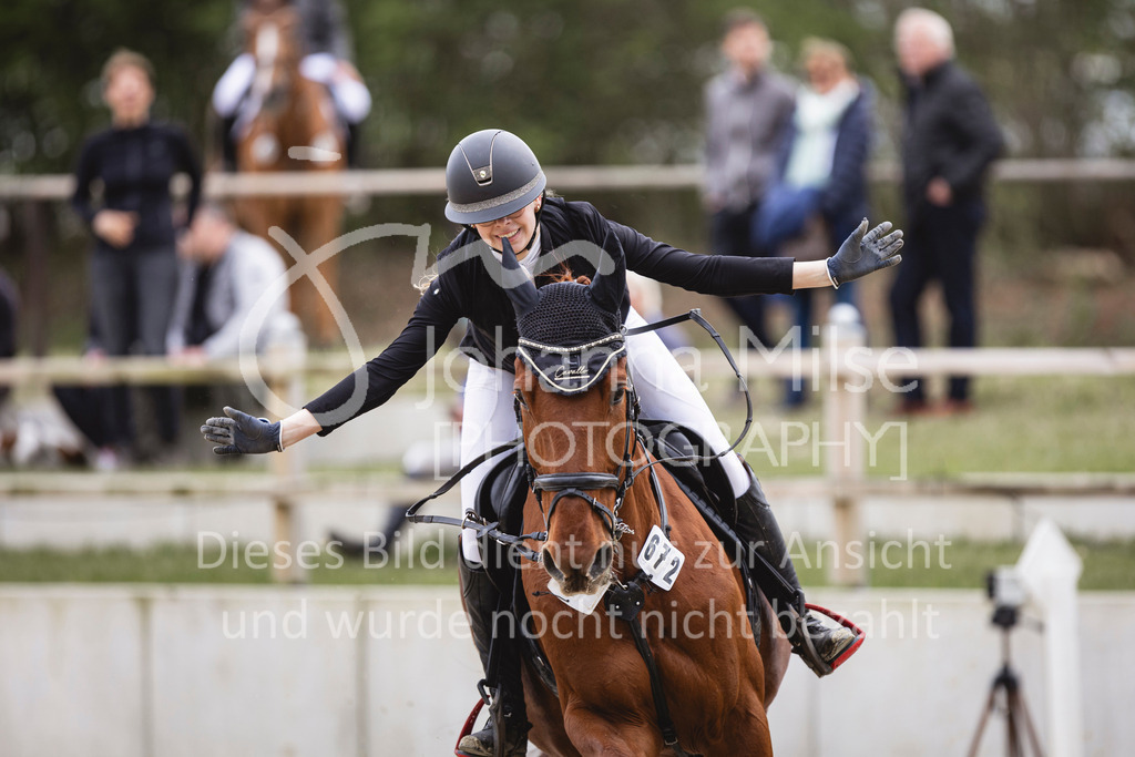 240428_Spenge_Stil-S-129 | Deine schönsten Turniermomente als professionelle Fotos! Entdecke hochwertige Pferdesport-Fotografie im Online-Shop. Jetzt Fotos finden & bestellen!