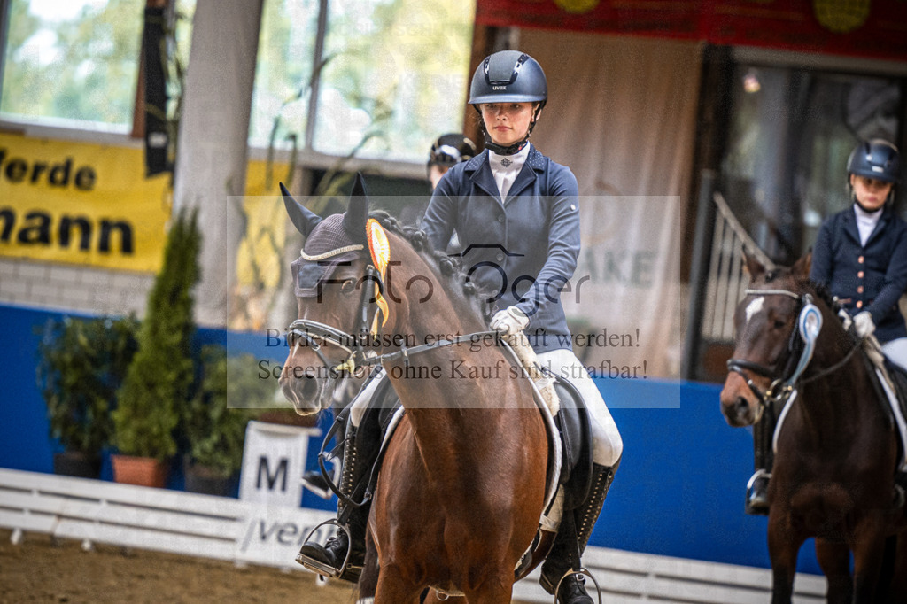 DOS_0003 | Entdecke hochwertige Reitturnierfotos von Foto Oger. Professionell, emotional und authentisch – jetzt Lieblingsmomente im Shop bestellen.Deutschlandweite Turnierfotografie. - Realisiert mit Pictrs.com