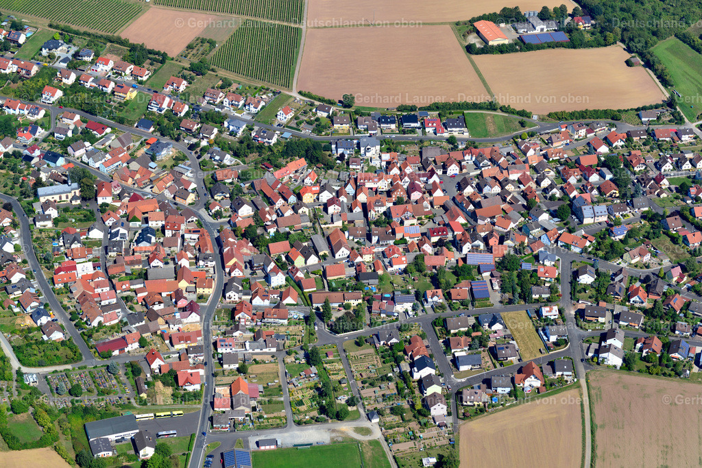 3650058 | OBERLEINACH 31.08.2016 Stadtzentrum im Innenstadtbereich  in Oberleinach im Bundesland Bayern, Deutschland // The city center in the downtown area  in Oberleinach in the state Bavaria, Germany Foto: Gerhard Launer