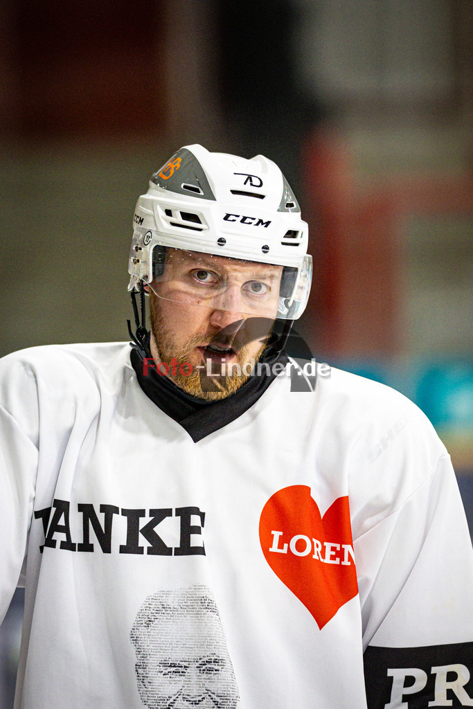 SC Forst NATURE BOYS gegen ESC Hassfurt HAWKS | Eishockey Landesliga Herren Playoffs 2024/25 - Spiel 2 von 4, SC Forst NATURE BOYS gegen ESC Hassfurt HAWKS, 20250222,Tobias DIETZ (Nature Boyz 15) Portrait,2025-02-22 in Peißenberg (Eisstadion Peißenberg)Tobias DIETZ (Nature Boyz 15)Copyright: WolfgangxLindner foto-lindner.de