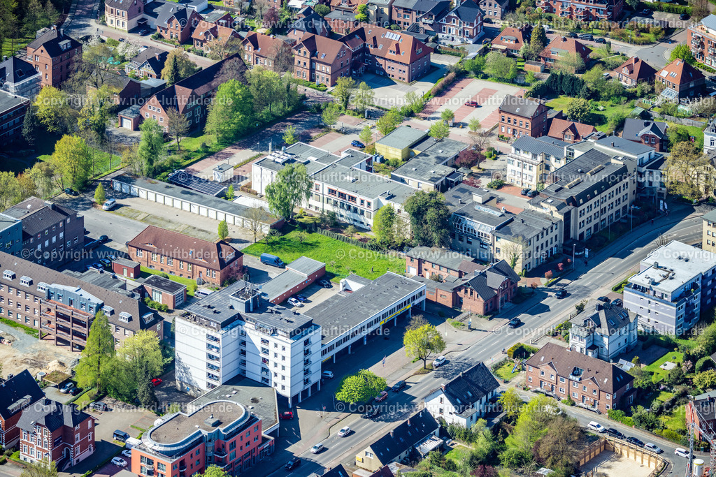 Stade_Klink_Dr_Hanken_ELS_9237290423 | STADE 29.04.2023 Klinikgelände des Krankenhauses " Dr Hanken " in Stade im Bundesland Niedersachsen, Deutschland. // Hospital grounds of the Clinic " Dr Hanken " in Stade in the state Lower Saxony, Germany. Foto: Martin Elsen