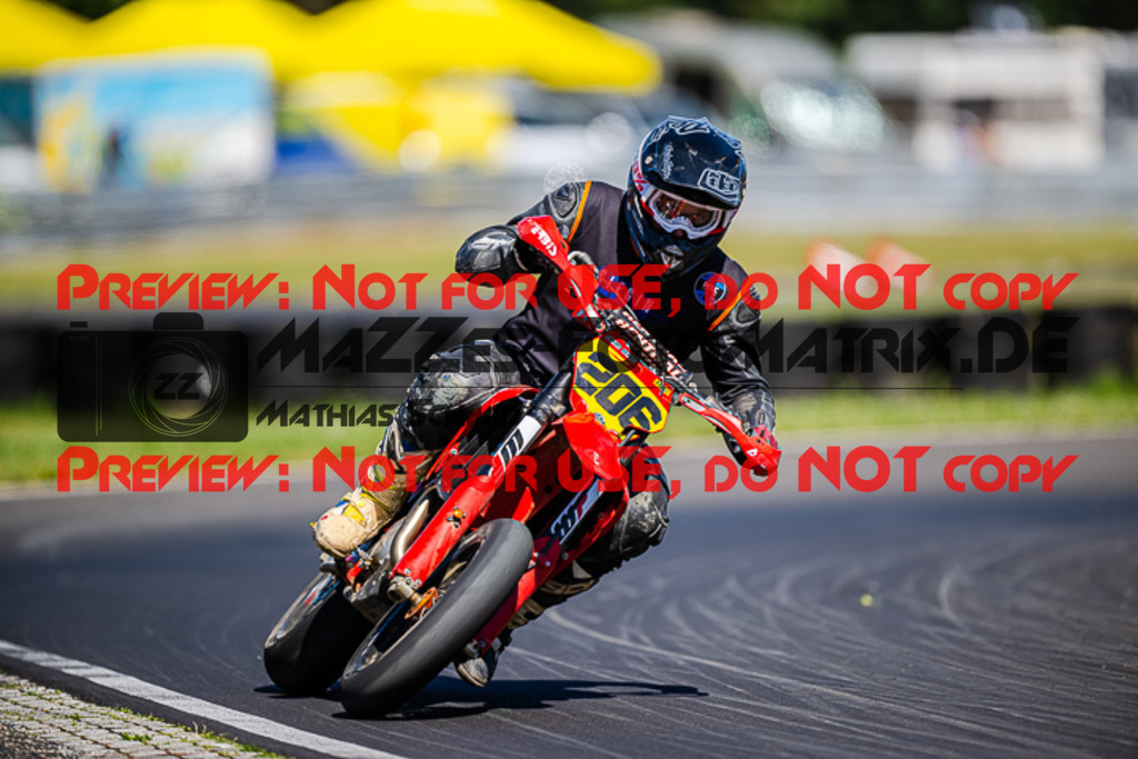 MaZZes_FotoMatrix_220702_2378 | S1