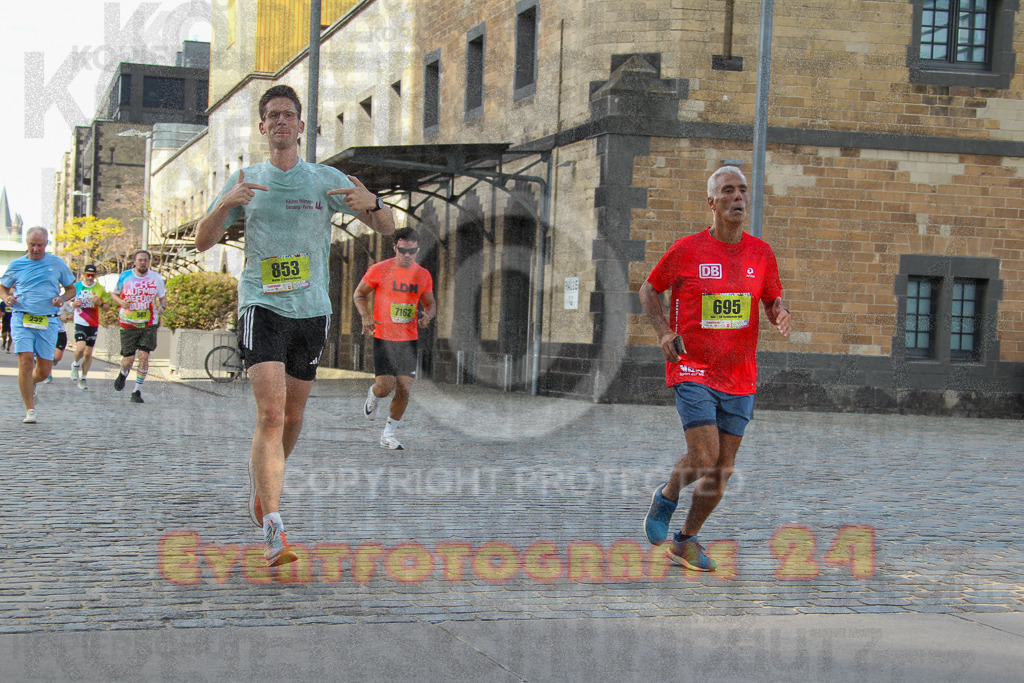 250920_1453_EV4_7432 | Sportfotografie im Rhein-Sieg Kreis, Köln, Bonn, NRW, Rheinland Pfalz, Hessen, etc. Unser Tätigkeitsfeld umfasst den Laufsport vom Volkslauf über den Marathon, Duathlon, Triathon bis zum Ultralauf wie Kölnpfad Ultra oder Schindertrail.