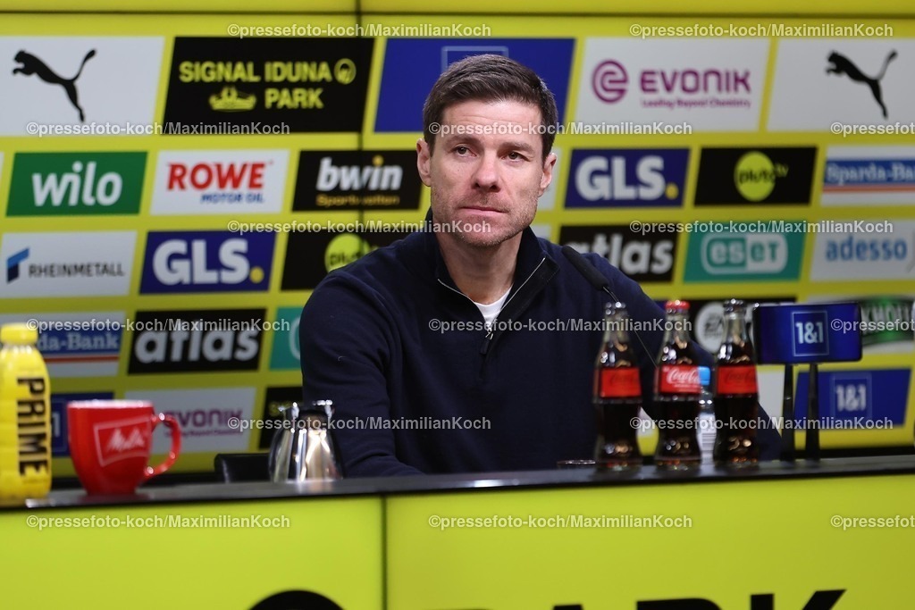 BVB10012501165 | 10.01.2025, Fußball, Borussia Dortmund - Bayer 04 Leverkusen, 1. Fußball Bundesliga, 16. Spieltag, Signal Iduna Park, Saison 2024 2025: Pressekonferenz mit den Trainern nach dem Spiel - Trainer Nuri Sahin (Cheftrainer BVB) bei der PKDFB regulations prohibit any use of photographs as image sequences and or quasi-video.
