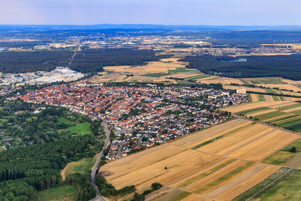 Luftbild: Ortsansicht von Nordwesten im Ortsteil Graben in Graben-Neudorf im Bundesland Baden-Württemberg in Deutschland. Foto: IMG_109087.jpg vom 19.07.2018 durch Werner Riehm/FLY-FOTO.de