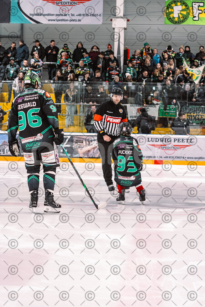 Alligators_vs_Memmingen_05_12_2025-045 | Höchstadt Alligators Fotogalerie: Eishockey-Action aus Franken. Professionelle Spielfotos, Portraits & Stadionbilder zum Download. Jetzt entdecken! - Realisiert mit Pictrs.com