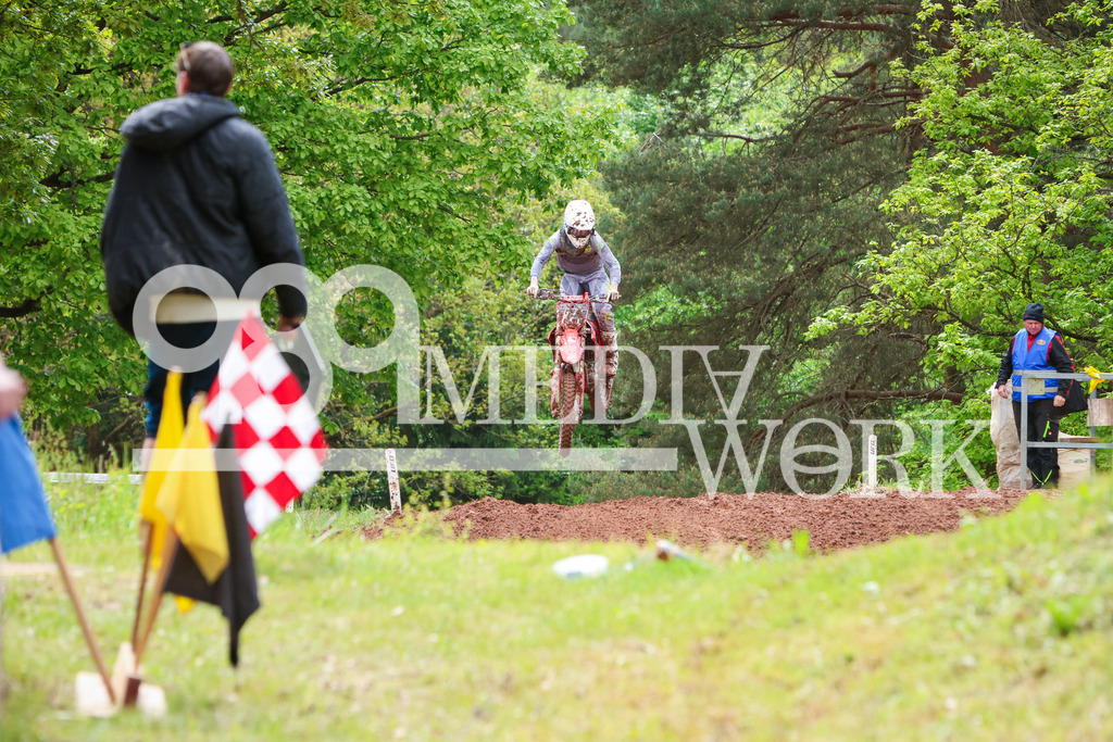 5E6A0074 | 989 MEDIAWORK