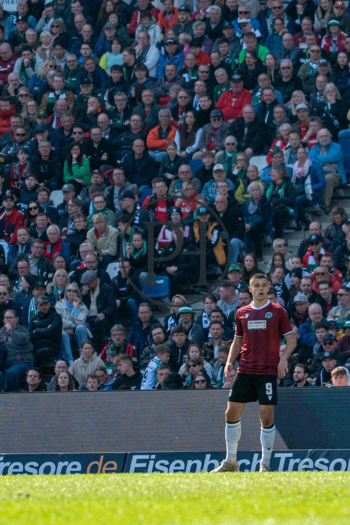 Hannover 96 vs 1. FC Magdeburg – 2. Bundesliga – 29.03.2025 | Szene aus dem 2. Bundesliga-Spiel des 27. Spieltags zwischen Hannover 96 und dem 1. FC Magdeburg am 29. März 2025 in der Heinz von Heiden Arena in Hannover. Endstand: 0:0. Fotografiert von Philipp Heist. - Realisiert mit Pictrs.com