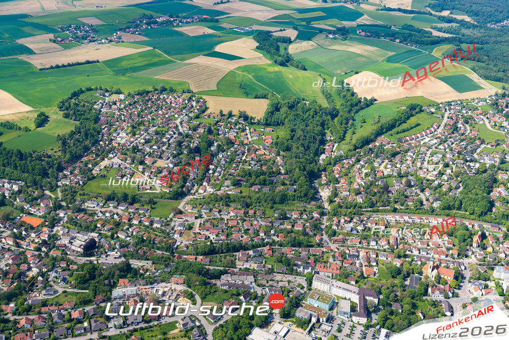 Die Luftaufnahme Achdorf - Landshut wurde 2021 mittels Flugzeug (keine Drohne) erstellt. Hohe Auflösung -für große Poster und Wandbilder geeignet!