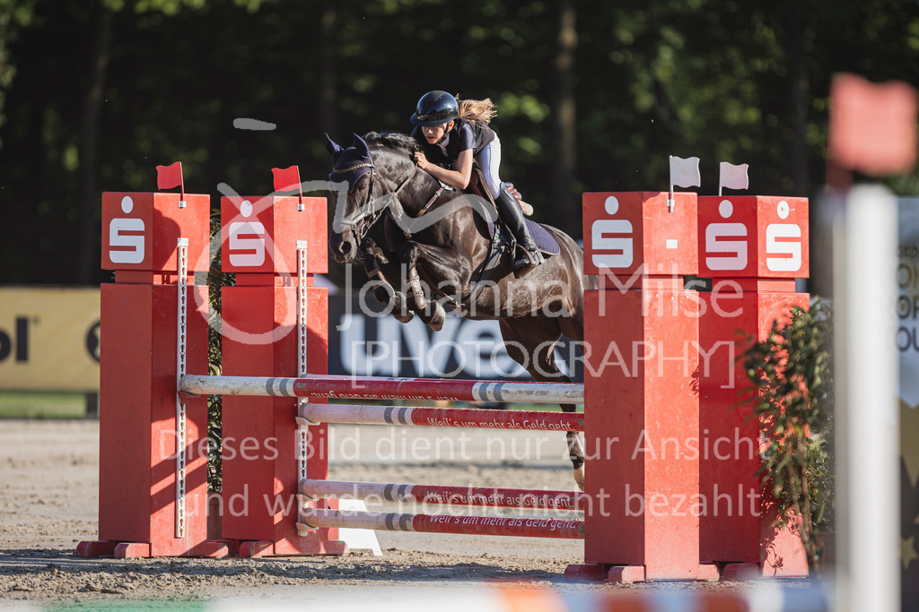 250501_MünsterHandorf_PonyTrophy-341 | Deine schönsten Turniermomente als professionelle Fotos! Entdecke hochwertige Pferdesport-Fotografie im Online-Shop. Jetzt Fotos finden & bestellen!