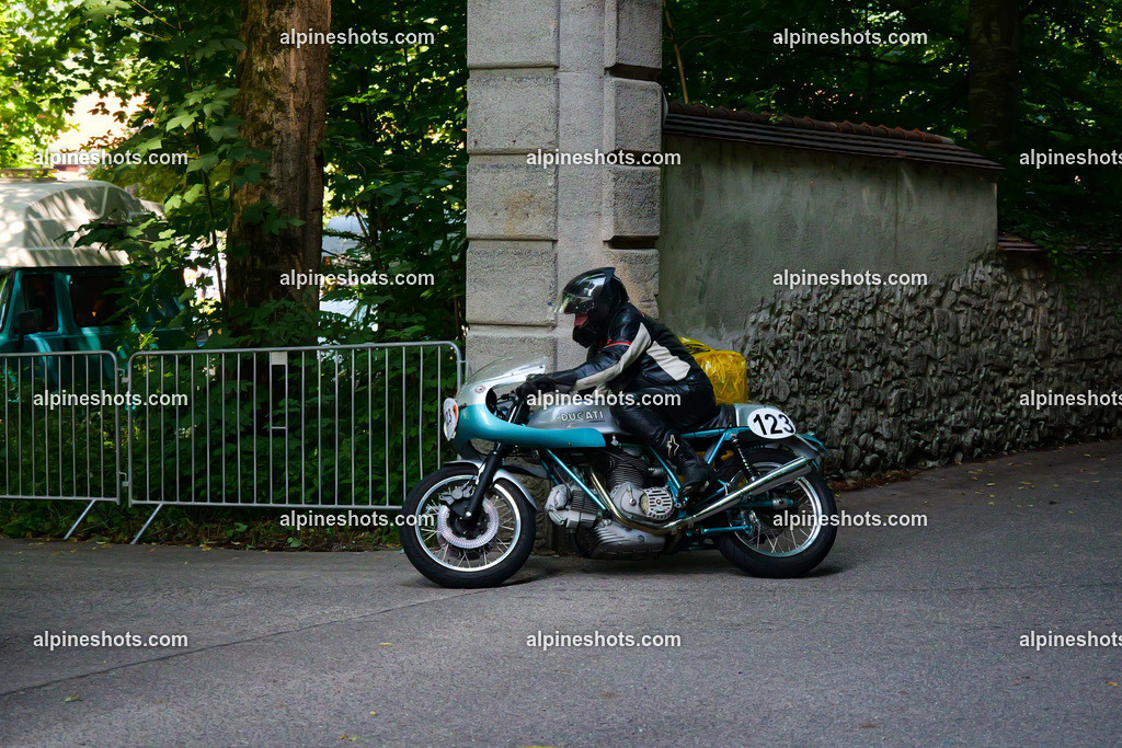 P1015147 | Erleben Sie atemberaubende, hochqualitative Fotos Ihrer Fahrt entlang der malerischen Alpenstraßen. Besuchen Sie alpineshots.com, um professionelle Aufnahmen Ihrer unvergesslichen Reise zu finden und zu kaufen - Realisiert mit Pictrs.com