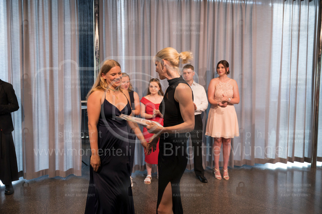 FeusiDiplomfeier_R6OO2981 | Brigitte Münger / bmsportphotography - Realisiert mit Pictrs.com