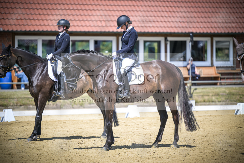 DOS_5194 | Entdecke hochwertige Reitturnierfotos von Foto Oger. Professionell, emotional und authentisch – jetzt Lieblingsmomente im Shop bestellen. - Realisiert mit Pictrs.com