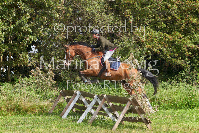 09-23 Jagd Perdöl_MCH0142_Marina Hewig | Fotografie, FotoArt, PferdesportArt, Pferdesportfotografie, Landschaftsfotografie, Reisefotografie, Reise, Pferde - Realisiert mit Pictrs.com