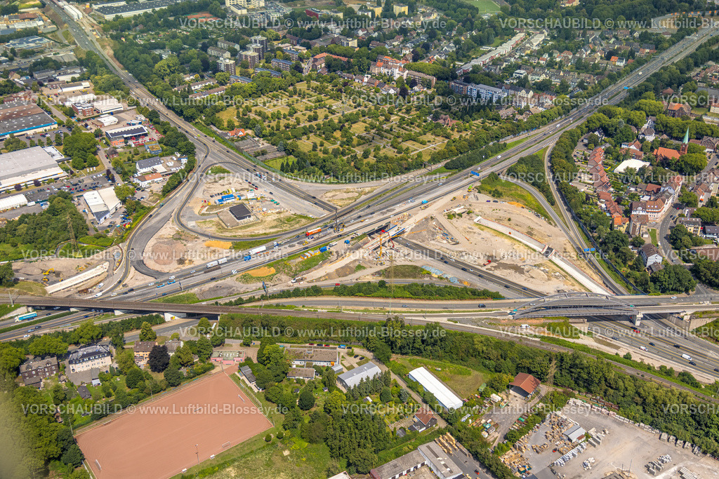 Herne250702894A43 | Luftbild, Großbaustelle Autobahnkreuz Herne mit Tunnelbau, Autobahn A43 zwischen Recklinghausen Emscher- und Rhein-Herne-Kanal Überführung und Abfahrt Bochum Riehmke , Autobahn A42, Baukau-West, Herne, Ruhrgebiet, Nordrhein-Westfalen, Deutschland