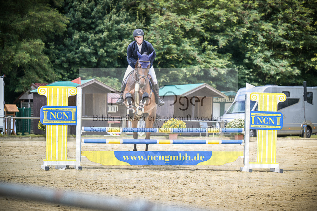 DOS_6982 | Entdecke hochwertige Reitturnierfotos von Foto Oger. Professionell, emotional und authentisch – jetzt Lieblingsmomente im Shop bestellen.Deutschlandweite Turnierfotografie. - Realisiert mit Pictrs.com