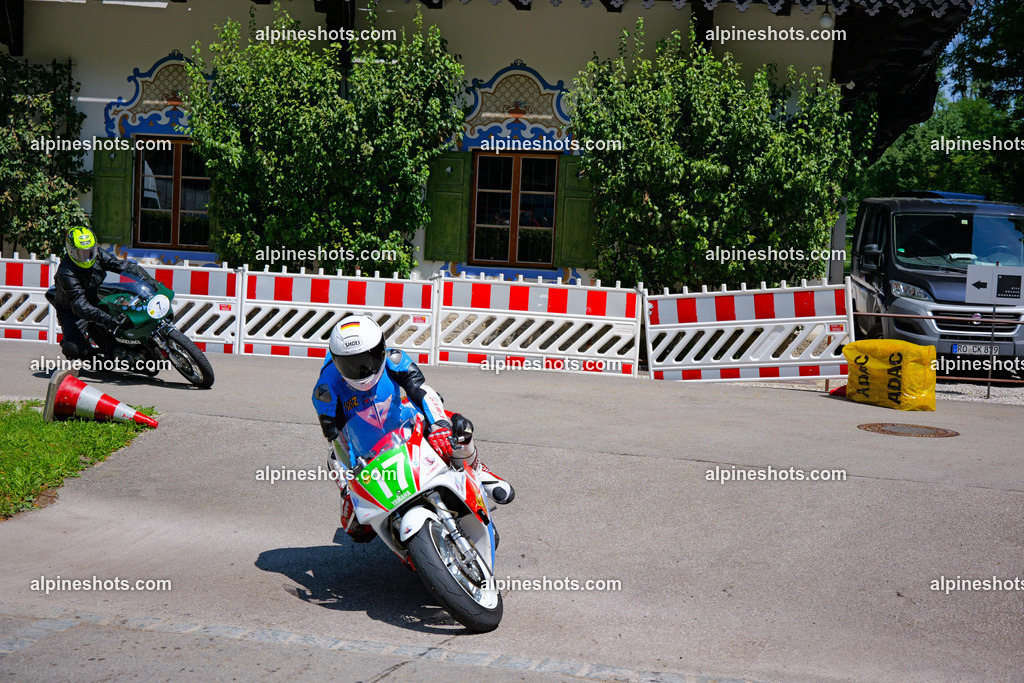 P1036838-2 | Erleben Sie atemberaubende, hochqualitative Fotos Ihrer Fahrt entlang der malerischen Alpenstraßen. Besuchen Sie alpineshots.com, um professionelle Aufnahmen Ihrer unvergesslichen Reise zu finden und zu kaufen - Realisiert mit Pictrs.com
