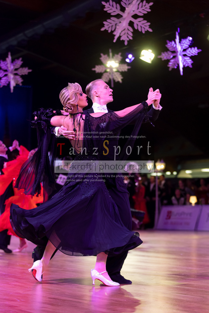 20241215_WDSF_Open_Youth_Std-Riga-8611 | Tanzsportbilder, Standardtanz, Lateintanz, WDSF, DTV, LTVB, dancecomp, goc, hessen tanzt, blaues band der spree, walzer, tango, wiener walzer, slowfox, quickstepp, samba, rumba, cha-cha-cha, paso doble. jive, hd-kroft photography, turniertanzsport
