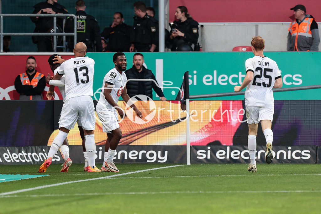 FC Ingolstadt - SV Waldhof Mannheim | Jubel nach dem Tor zum 0-1 durch Kennedy Onyedika OKPALA (SVW #32) / Treffer / Torschuetze / Freude / Happy