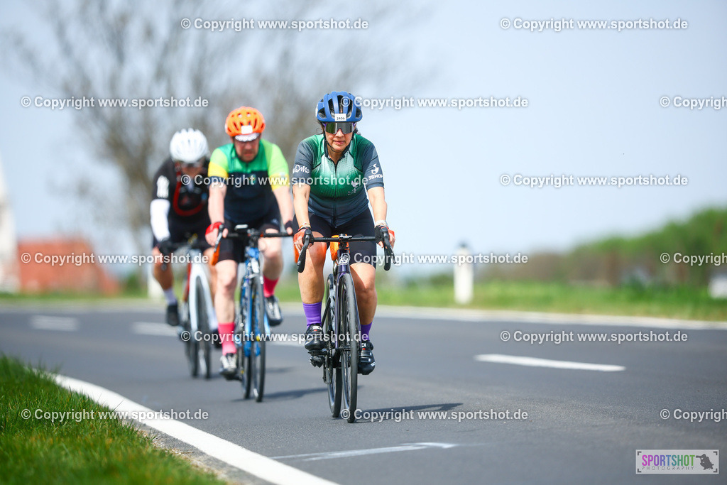 253_TRA57367 | Neusiedlersee Radmarathon 2026@sportshot_your_pictrs #yourpictures#roadtowm2029 #nrm #neusiedlerseeradmarathon #neusiedlersee #neusiedlerseetourismus #burgenland #mörbisch #nrm26 #burgenlandtourismus #voglundco #poweredbyburgenlandtourismus #radsport #rad #marathon #ucigranfondo #visitburgenland #ucigranfondoworldseries