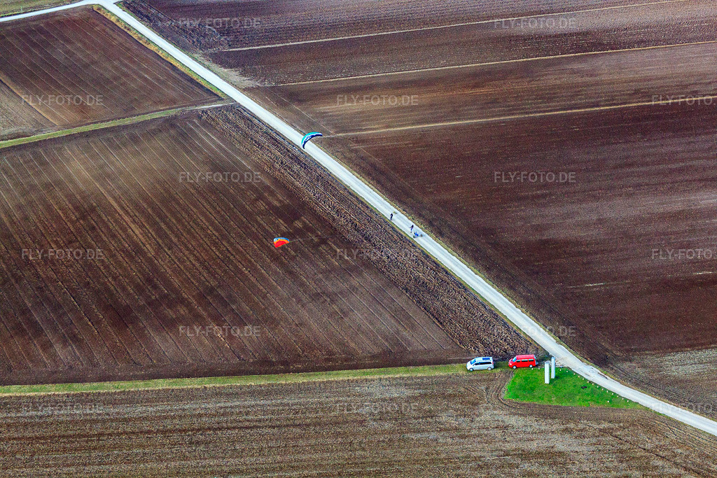 Luftbild: Kitesurfer am Kapellchen in Herxheim bei Landau im Bundesland Rheinland-Pfalz in Deutschland. Foto: IMG_37154.jpg vom 22.01.2011 durch Werner Riehm/FLY-FOTO.de