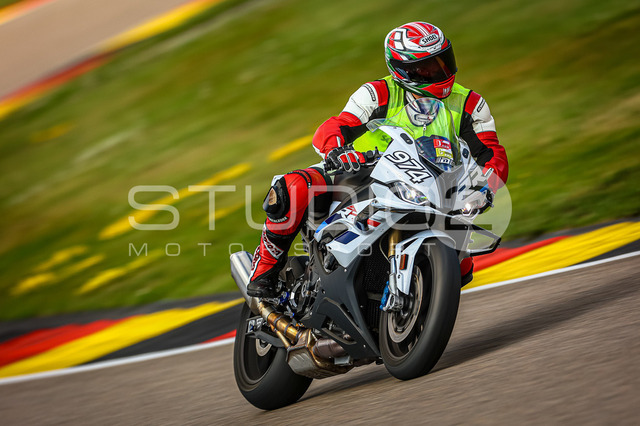 0974-240808_SR-013_974 | Deine Full-Service-Agentur für ✔️Videoproduktionen und ✔️Motorsportfotografie Jetzt Angebot anfragen!