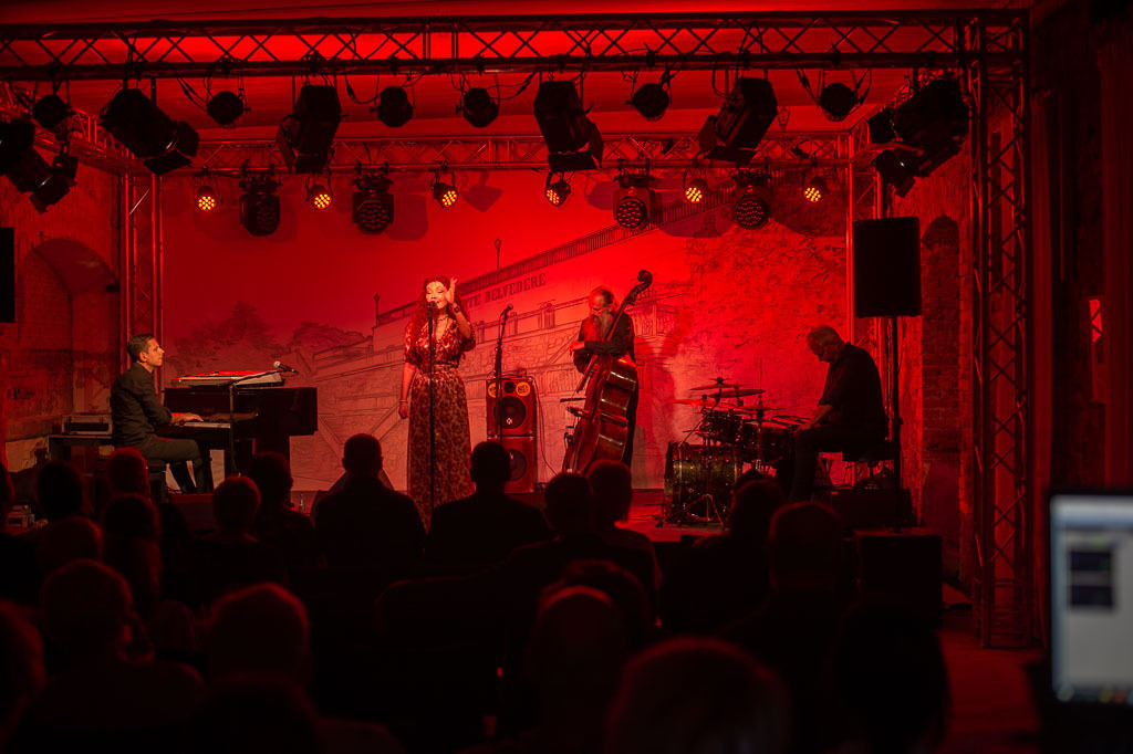 Maria Markesini Konzert | Maria Markesini meets Klazz Brothers im Forte Belvedere Leisnig zum Festival Hallo Leisnig 2022. - Realisiert mit Pictrs.com