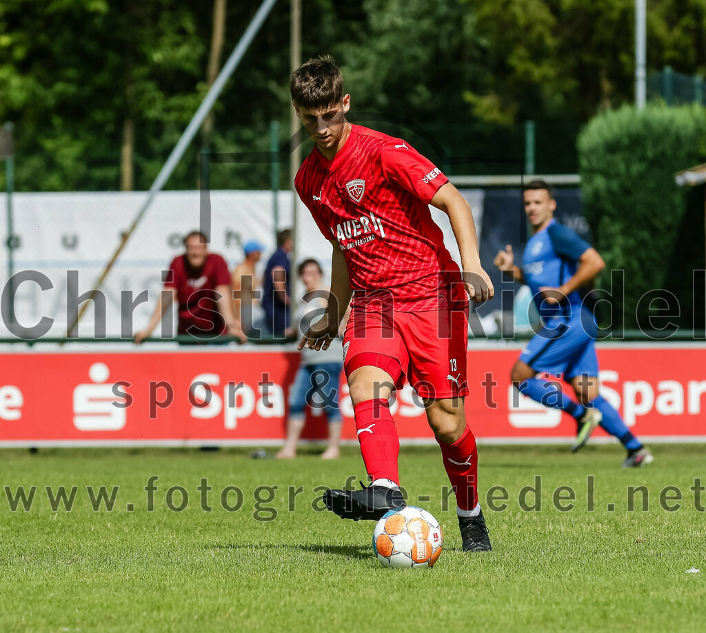 2023-07-08_072_FC_Langengeisling_gegen_TSV_Buchbach | Erding, Deutschland, 08.07.2023:
Fußball, Bezirksliga Oberbayern Ost 2023 / 2024, Testspiel, FC Langengeisling gegen TSV Buchbach, Endergebnis: 0:6

Manuel Mattera (TSV Buchbach, #13)

Foto: Christian Riedel / fotografie-riedel.net