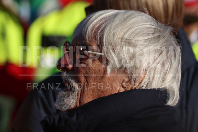 Audi FIS Ski World Cup: Men’s Slalom – Hahnenkamm Race, Kitzbuehel | Kitzbuehel, Austria, 25.Jan.26 - Alpine Skiing - FIS World Cup, Hahnenkamm Race, Slalom, men. The image shows former Formula 1 Boss Bernie Ecclestone.